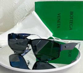 Picture of Bottega Veneta Sunglasses _SKUfw44097016fw